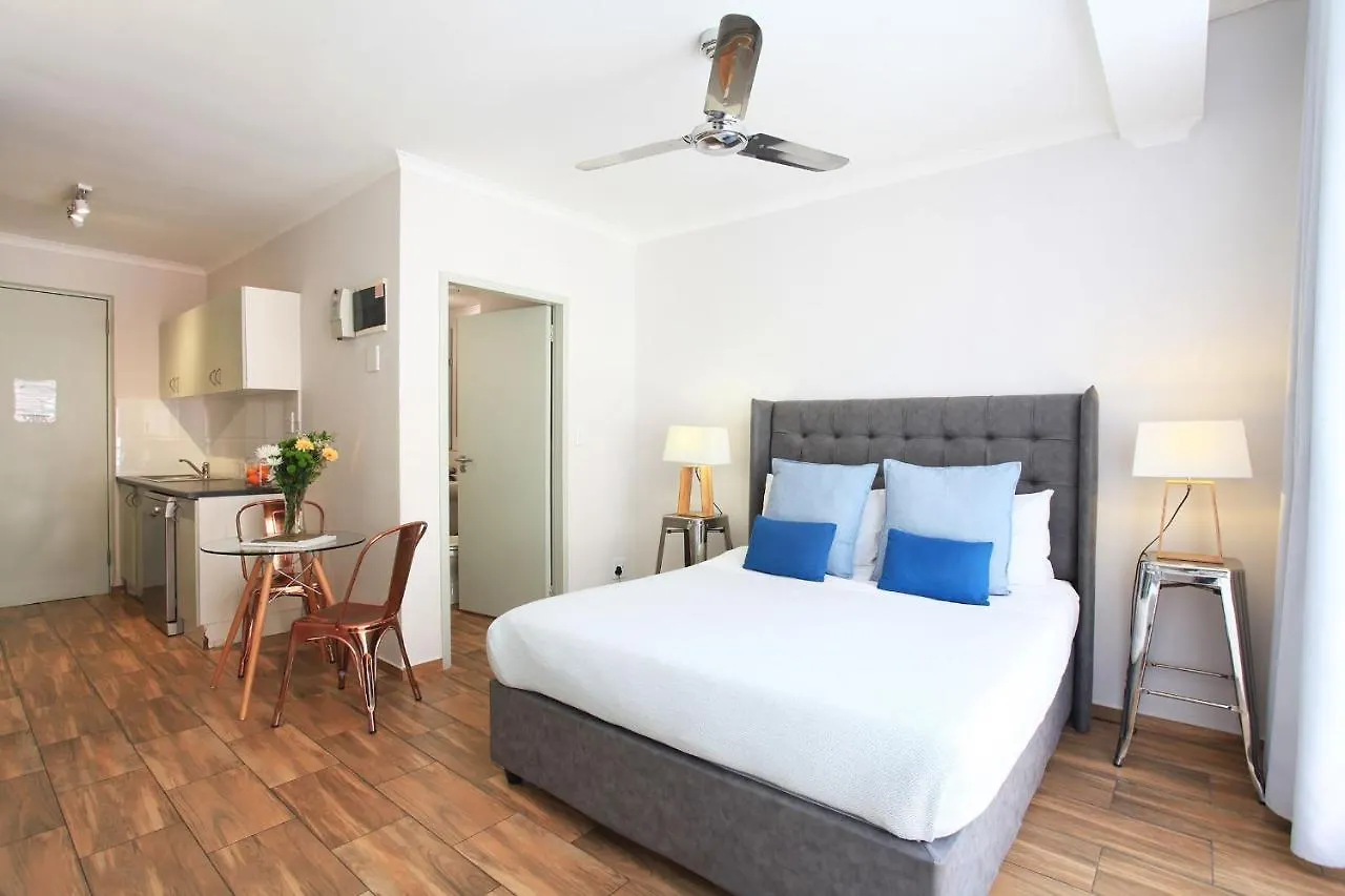 Apartment Urban Oasis At The Square